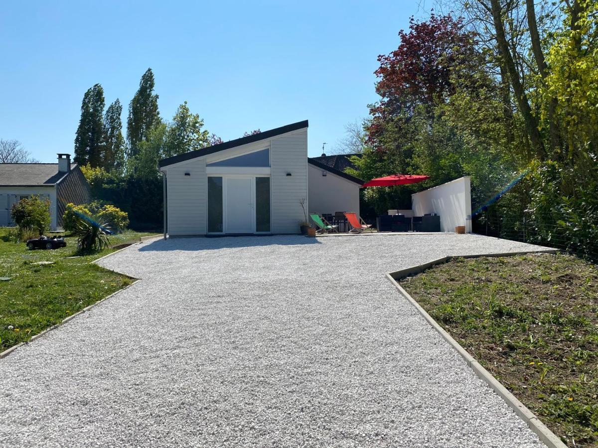 Villa Entouree De Verdure Avec Parking Prive Halluin Exterior foto